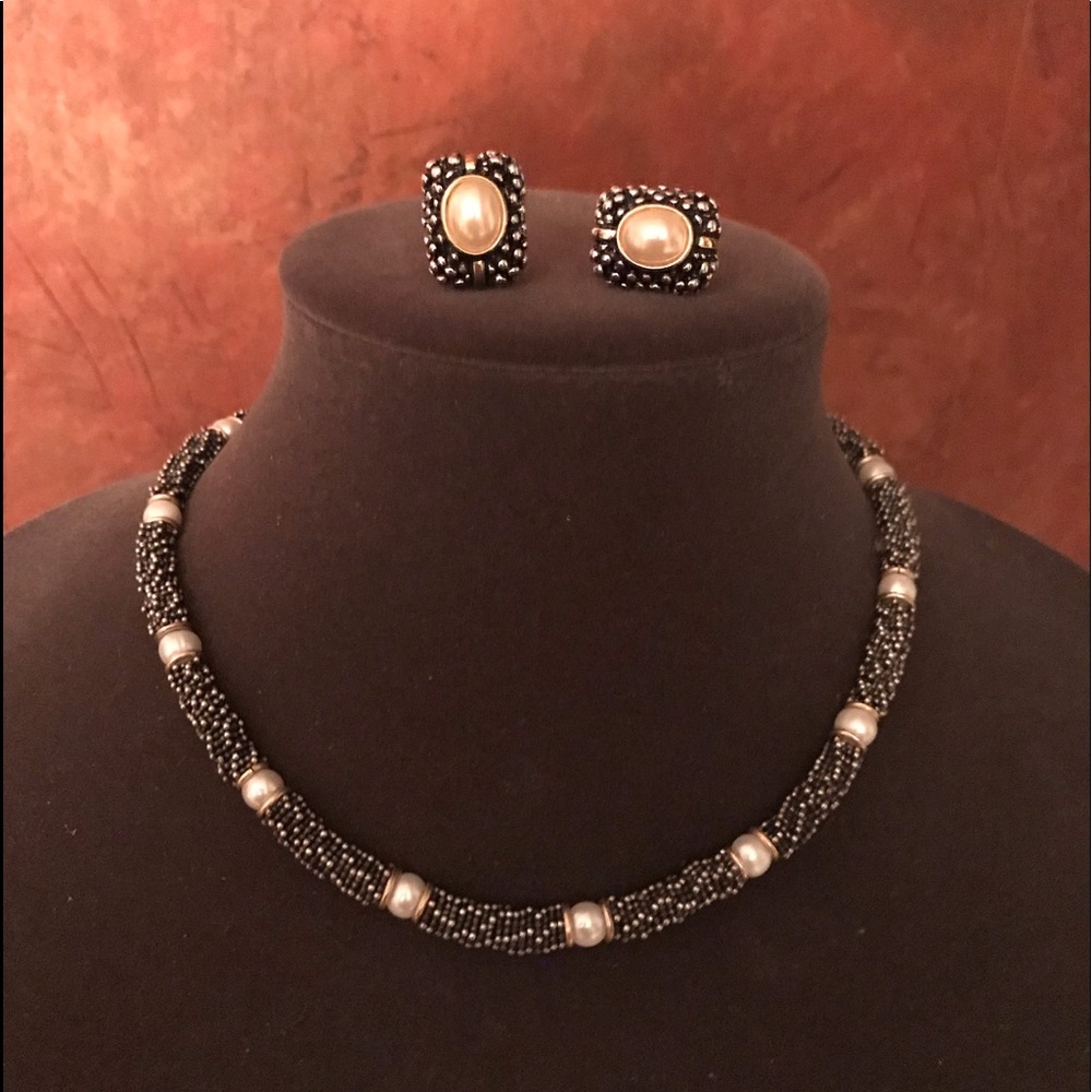 Pearl and silver necklace with clip earrings